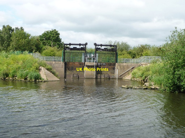 Photo 6"x4" Sluices at the end of Fairburn Cut Fairburn c2015