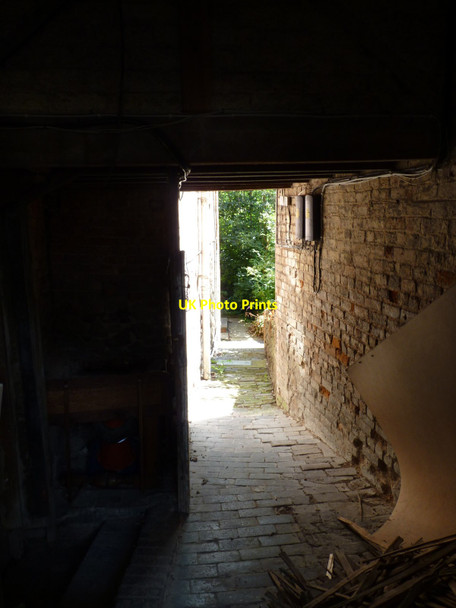 Photo 6"x4" Down the side of Montague House, Bellevue Terrace Great Malvern c2015