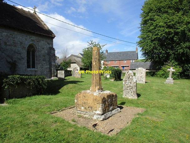 Photo 6"x4" Churchyard Cross, Maiden Newton Maiden Newton c2015