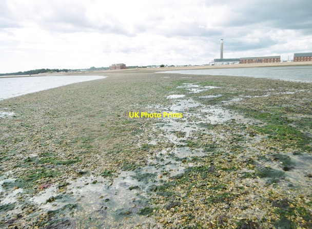 Photo 6"x4" Calshot, muddy shingle Hook Park c2015