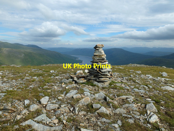 Photo 6"x4" Cairn on the south-east ridge of Sg\u00c3\u00b9rr an Fhuarail Sg\u00f9rr an Fhuarail c2015