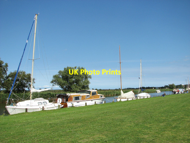 Photo 6"x4" Boats moored on the River Thurne Mustard Hyrn c2015
