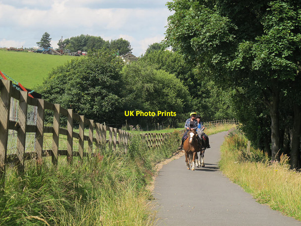 Photo 6"x4" Horse riders on the Great Northern Trail Queensbury\/SE0930 c2015