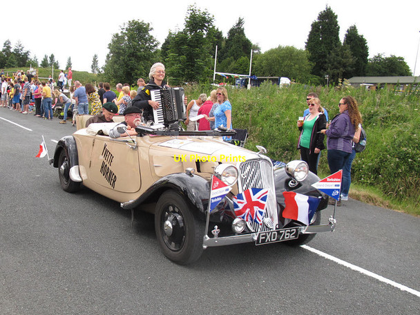 Photo 6"x4" Tour de France: accordion player Sowerby Bridge c2014
