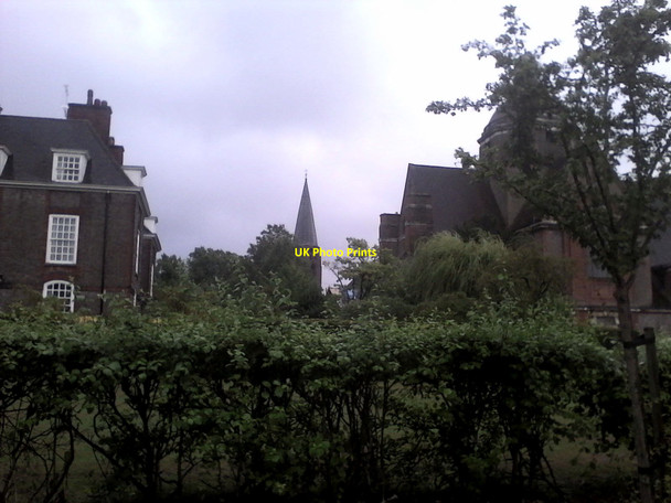 Photo 6"x4" The two churches in Hampstead Garden Suburb Finchley c2015