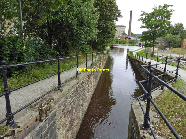 Photo 6"x4" The Huddersfield narrow canal at Slaithwaite (pronounced Slawit) Clough Head\/SE0815 c2015