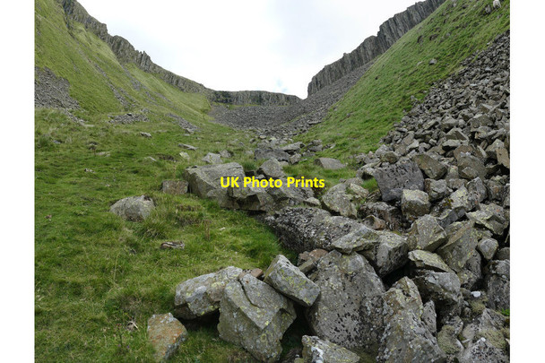 Photo 6"x4" In High Cup Gill High Cup Nick c2015
