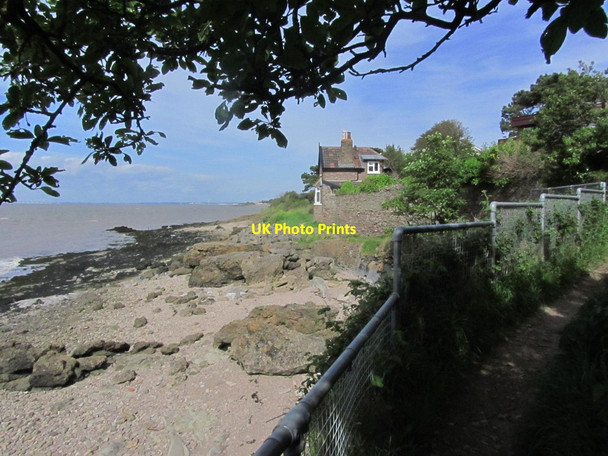 Photo 6"x4" Portishead - Cottage on coast path, E of Black Nore Lighthouse Redcliffe Bay c2015