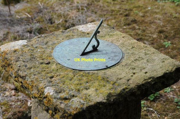 Photo 6"x4" Sundial on a gravestone Lower Lemington c2015