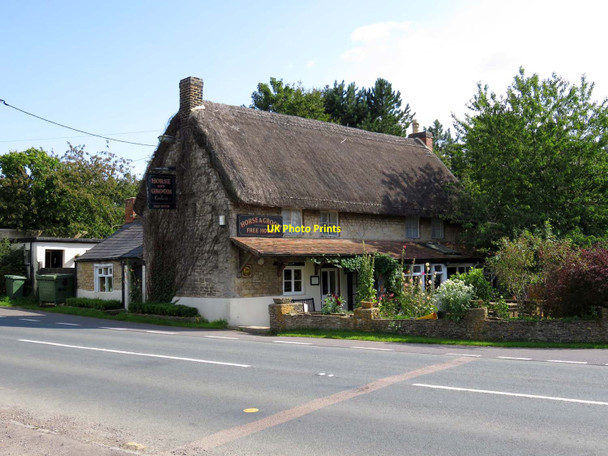 Photo 6"x4" The Horse and Groom in Caulcott Caulcott\/SP5024 c2015