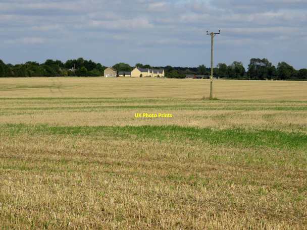Photo 6"x4" Looking over a field to Caulcott Caulcott\/SP5024 c2015