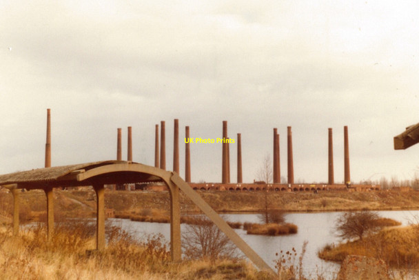 Photo 6"x4" Coronation Brickworks, Chimney Corner Kempston Hardwick c1980