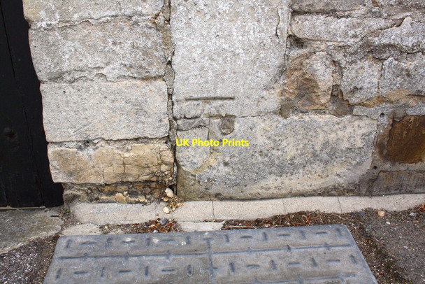 Photo 6"x4" Benchmark on #20 Rutland Terrace Stamford\/TF0207 c2015