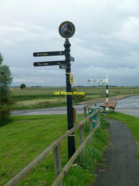 Photo 6"x4" Fingerposts on West Bank Crowland c2015