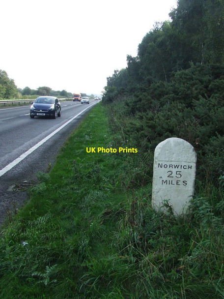 Photo 6"x4" To Norwich 25 Brettenham\/TL9383 c2015