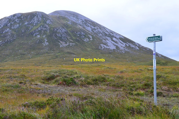 Photo 6"x4" Footpath sign below Glas Bheinn Unapool c2015