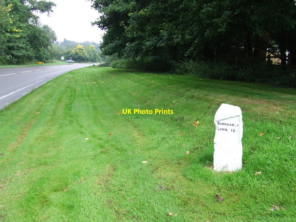 Photo 6"x4" Old Milestone Downham Market c2015