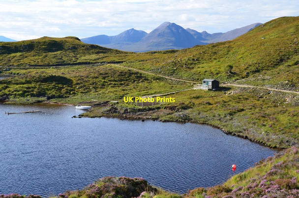 Photo 6"x4" Fishing bothy, Loch an Leathaid Bhuain Loch an Leathaid Bhuain c2015