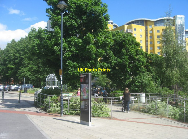 Photo 6"x4" Basingstoke station forecourt Basingstoke c2015