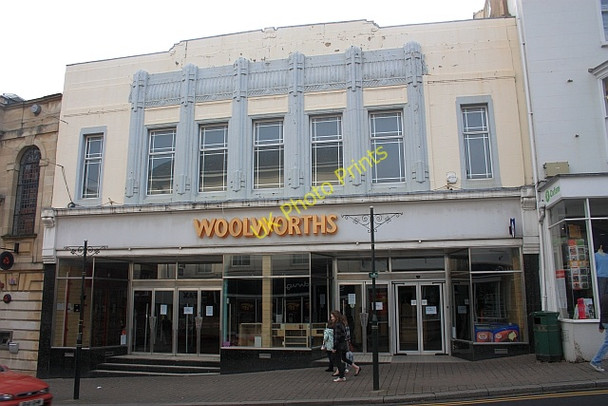 Photo 6"x4" Woolworths, Church Street, Malvern Great Malvern c2009