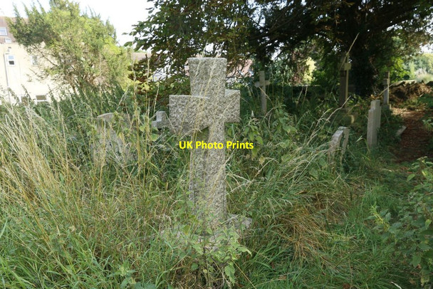 Photo 6"x4" Headstones in the Long Grass Holton\/SP6006 c2015