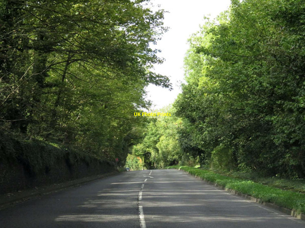 Photo 6"x4" Henley Road runs down Applehouse Hill Applehouse Hill c2015