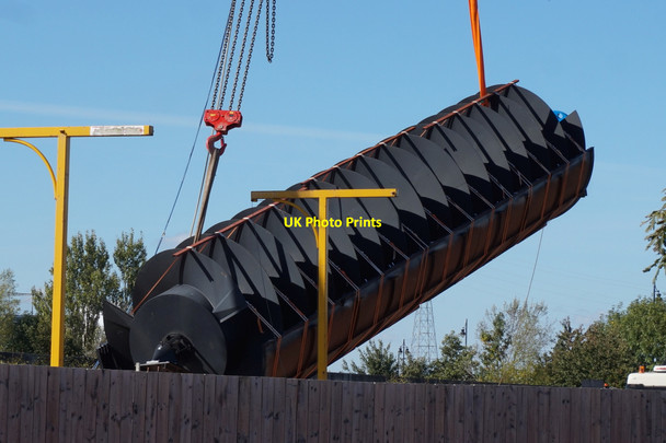 Photo 6"x4" Archimedes Screw at Kingswood Kingswood\/TA0834 c2015