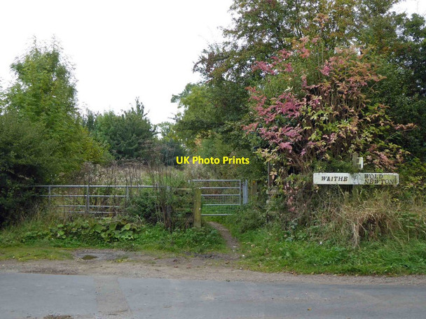 Photo 6"x4" Bridleway ahead and a fine direction post at Ashby cum Fenby Ashby cum Fenby c2015
