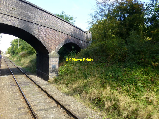 Photo 6"x4" A blue brick bridge over the Great Central Railway Loughborough c2015