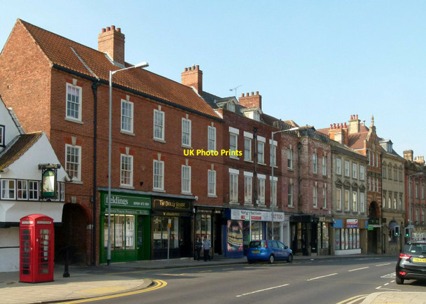 Photo 6"x4" Houses on Bridge Street facing the Market Place Worksop c2015