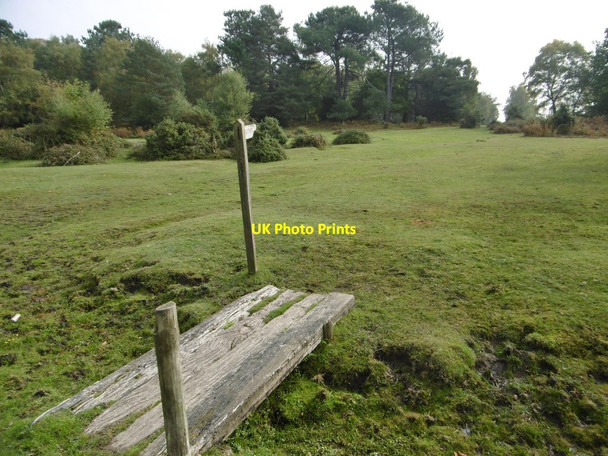 Photo 6"x4" Half Moon Common, signpost Furzley c2015