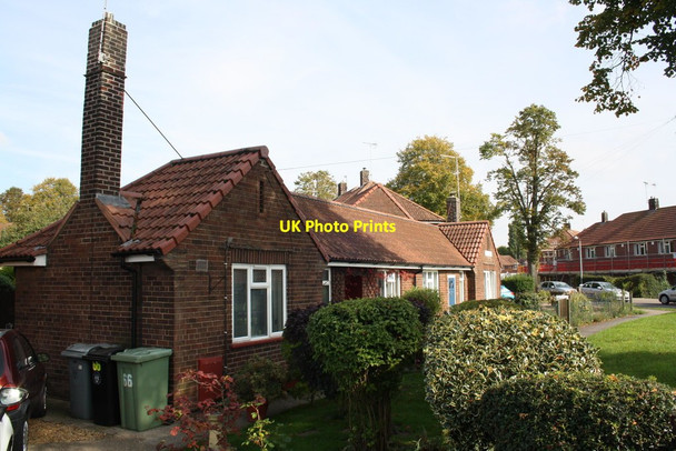 Photo 6"x4" Lambeth Walk semis Stamford\/TF0207 c2015