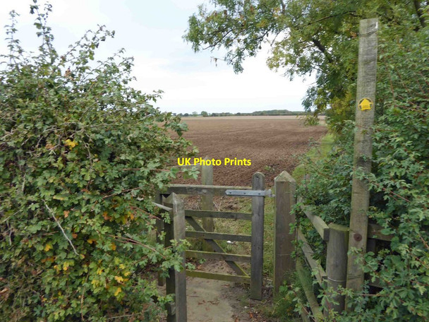 Photo 6"x4" Public footpath sign and gate Cleethorpes c2015