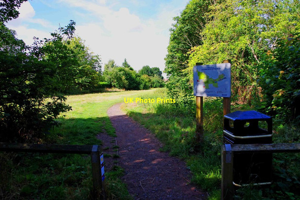 Photo 6"x4" Entrance to St. Peter's Fields, Droitwich Spa, Worcs Droitwich c2015