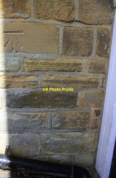 Photo 6"x4" Benchmark on #60 Gaisby Lane Shipley\/SE1437 c2015