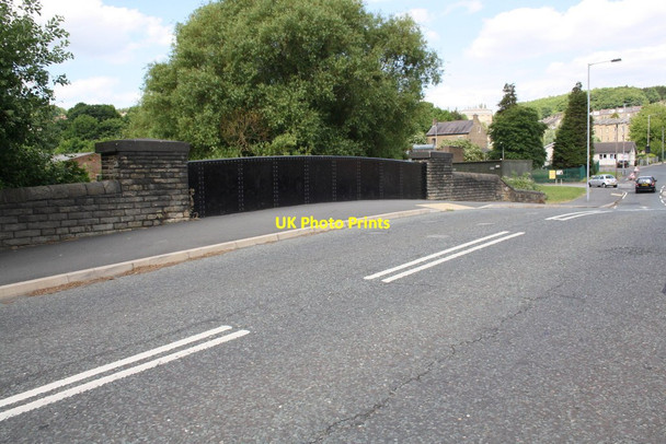 Photo 6"x4" Parapet of bridge over former Bradford Canal on Gaisby Lane Shipley\/SE1437 c2015