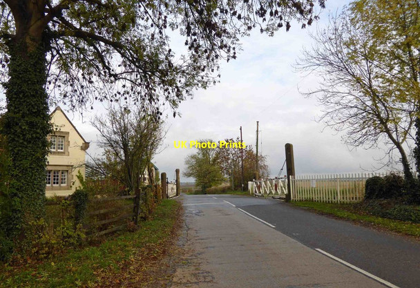 Photo 6"x4" Northorpe railway level crossing Northorpe\/SK8997 c2015
