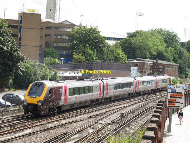 Photo 6"x4" Cross-Country train arriving at Southampton Central Southampton c2014