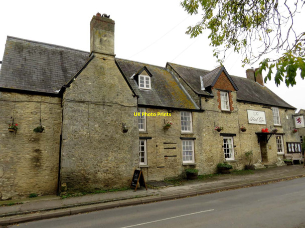 Photo 6"x4" The Red Lion on High Street Islip\/SP5214 c2015