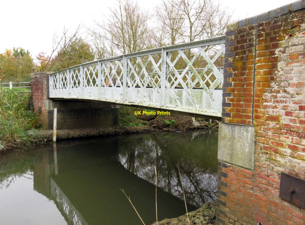 Photo 6"x4" Hayward Bridge over the River Thame Brookhampton\/SU6098 c2015