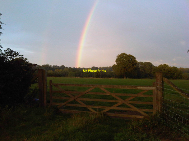 Photo 6"x4" Rainbow at Lay Green Bells Yew Green c2010