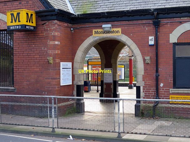 Photo 6"x4" Entrance, Monkseaton Metro Station Whitley Bay c2015