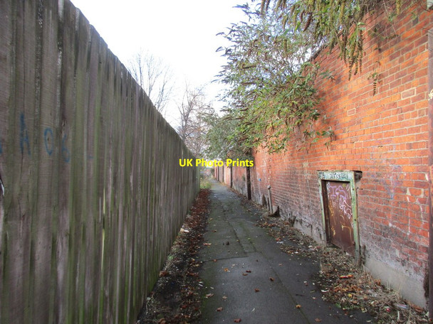 Photo 6"x4" Footpath between Caroline Street and Bridlington Avenue Kingston upon Hull c2015