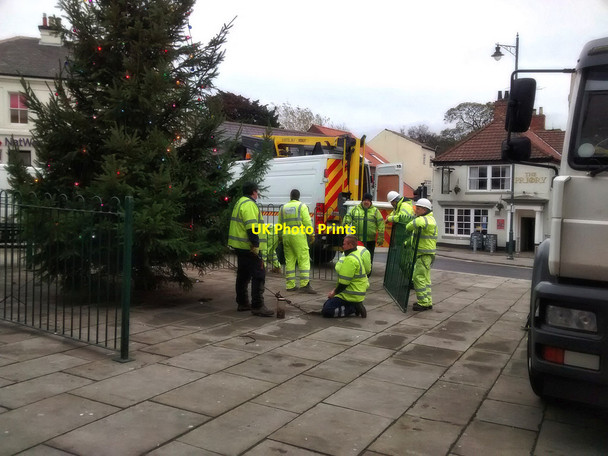 Photo 6"x4" Christmas tree installation Guisborough c2015