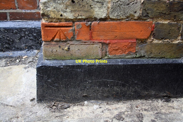 Photo 6"x4" Benchmark on #78 Gordon Road Ealing c2015