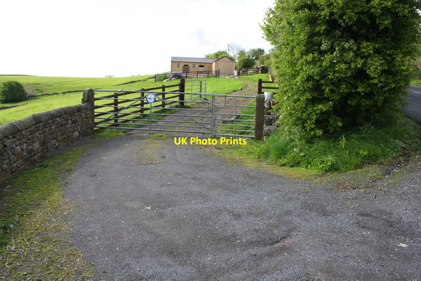 Photo 6"x4" Farm entrance from Church Street Gargrave c2015