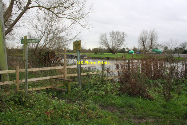 Photo 6"x4" Thames towing path into Bablock Hythe West End\/SP4204 c2015