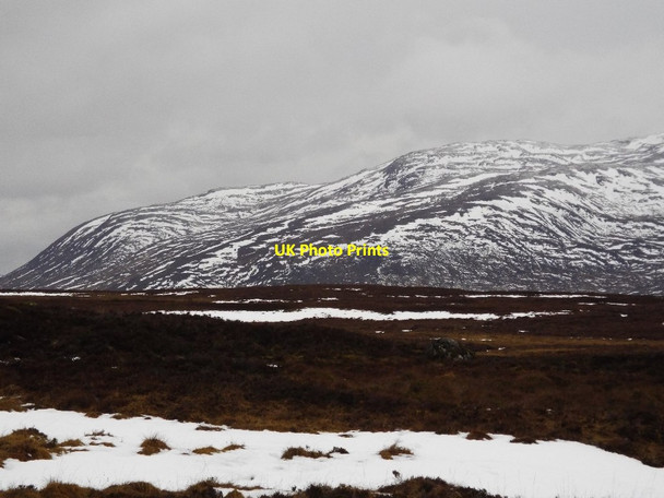 Photo 6"x4" Coire a' Ghiubhais near Ben Alder with a frayed mantle of snow Coire a' Ghiubhais c2015