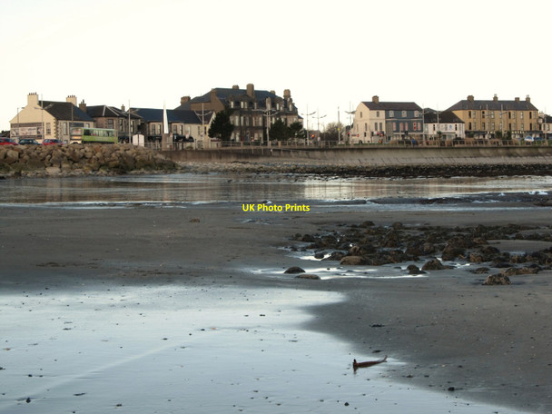 Photo 6"x4" The estuary of the Glen River and the southern end of the Central Promenade Newcastle\/J3732 c2015
