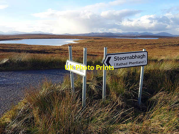 Photo 6"x4" Road junction on the Pentland Road Loch an Tairbeart nan Cleitichean c2015